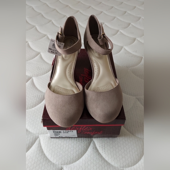 dexflex comfort joan shoes beige dress shoes - Picture 4 of 9